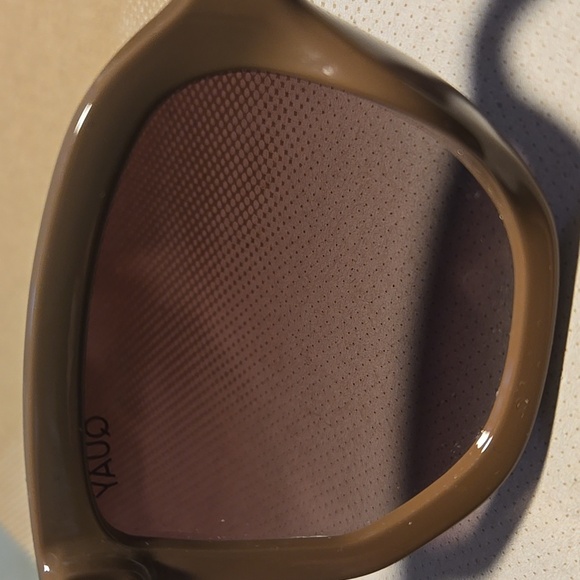 Quay Australia-NWOT "Coffee Run" Polarized Gradient Round Cat Eye Sunglasses - Picture 12 of 17